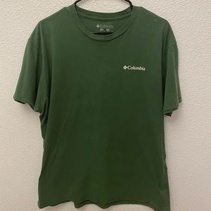Columbia t shirt